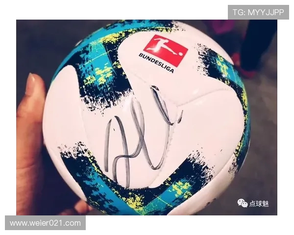 罗本回归安联球场晒自拍照重温辉煌时刻球迷纷纷感叹岁月如歌